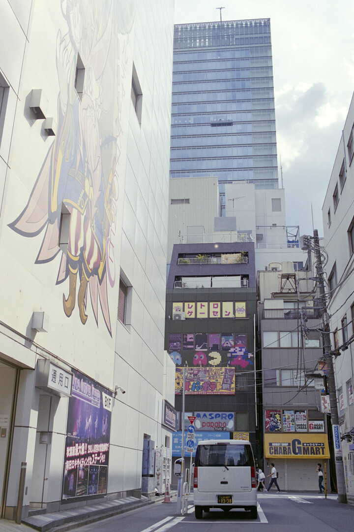 #00013 - 2023/09 - Fujifilm X-TRA 400 - Akihabara