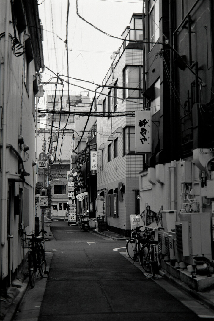 #00294 - 2024/04 - Rollei Infrared - Asakusabashi