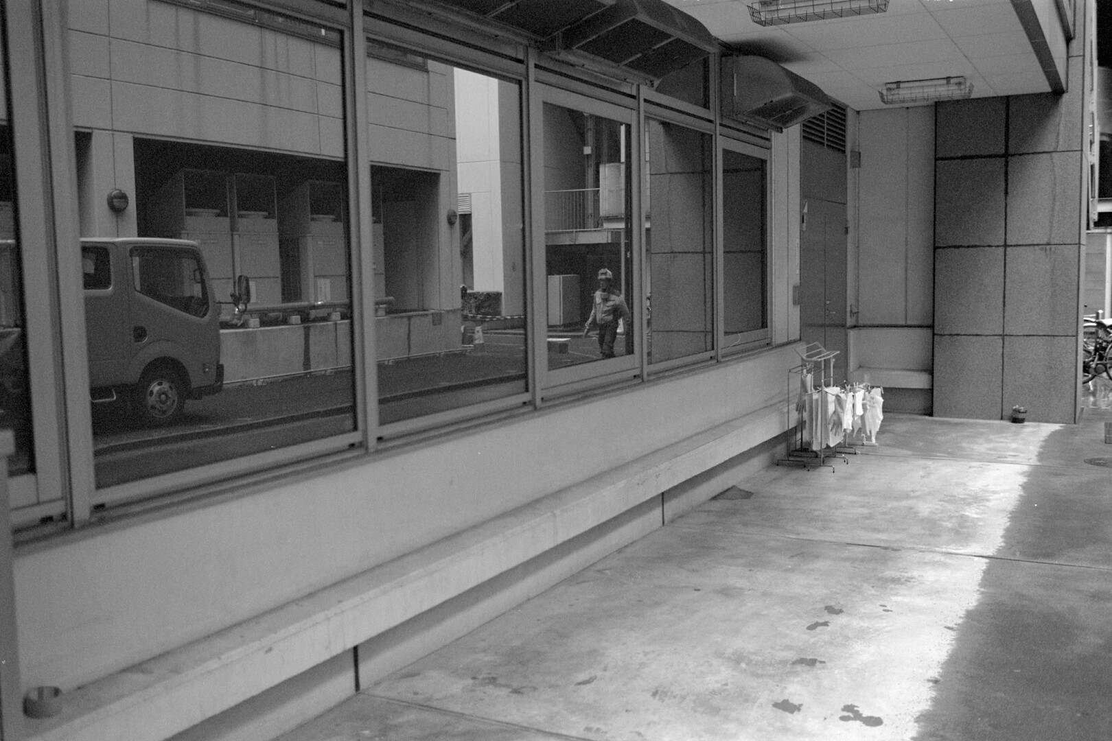 #00493 - 2024/07 - Kodak BW400CN - Nihonbashi