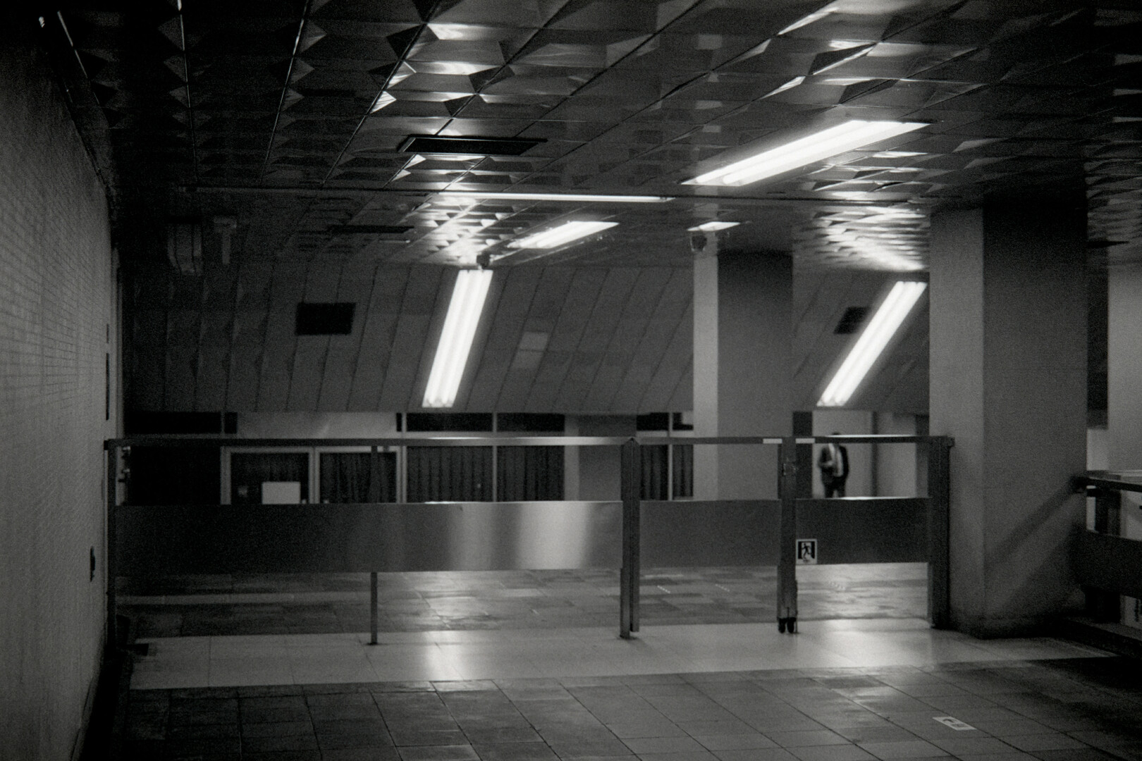 #00621 - 2025/04 - Agfa APX 400 - Kasumigaseki