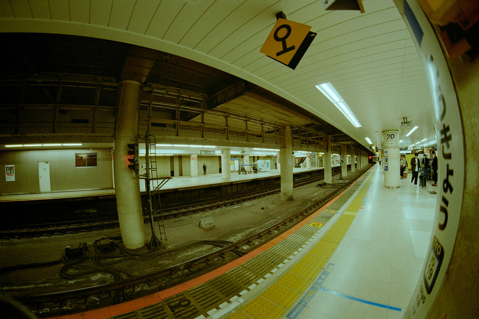 #00666 - 2025/04 - Kodak ColorPlus 200 - Tokyo Station