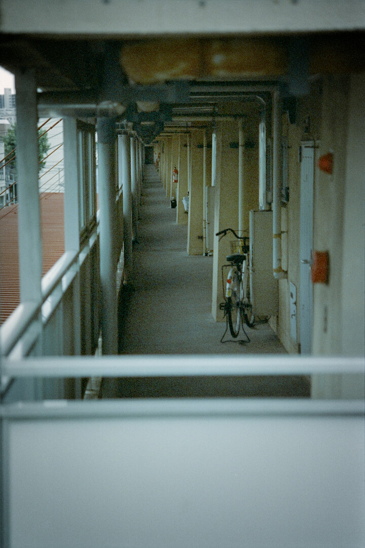 #00680 - 2025/09 - Cinestill 800T +1 - Shinagawa