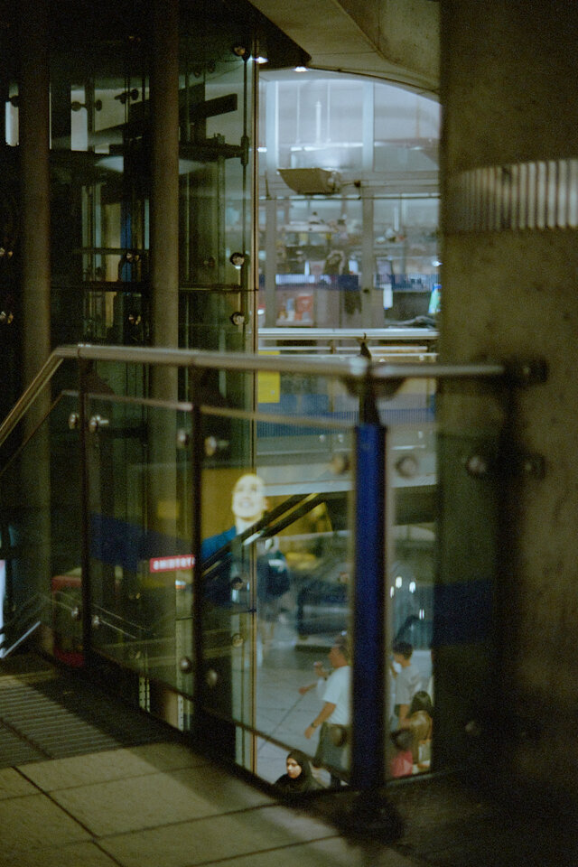 #00689 - 2025/07 - Portra 400 - Westminster Station
