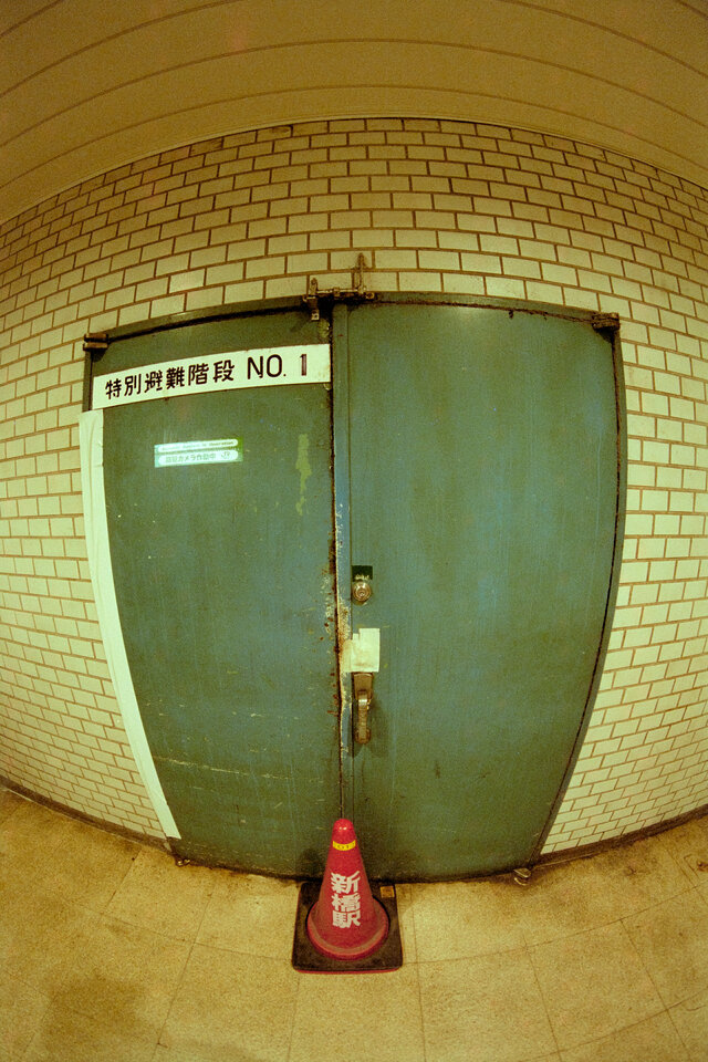 #00709 - 2025/07 - CyberPunk 640t - Shinbashi