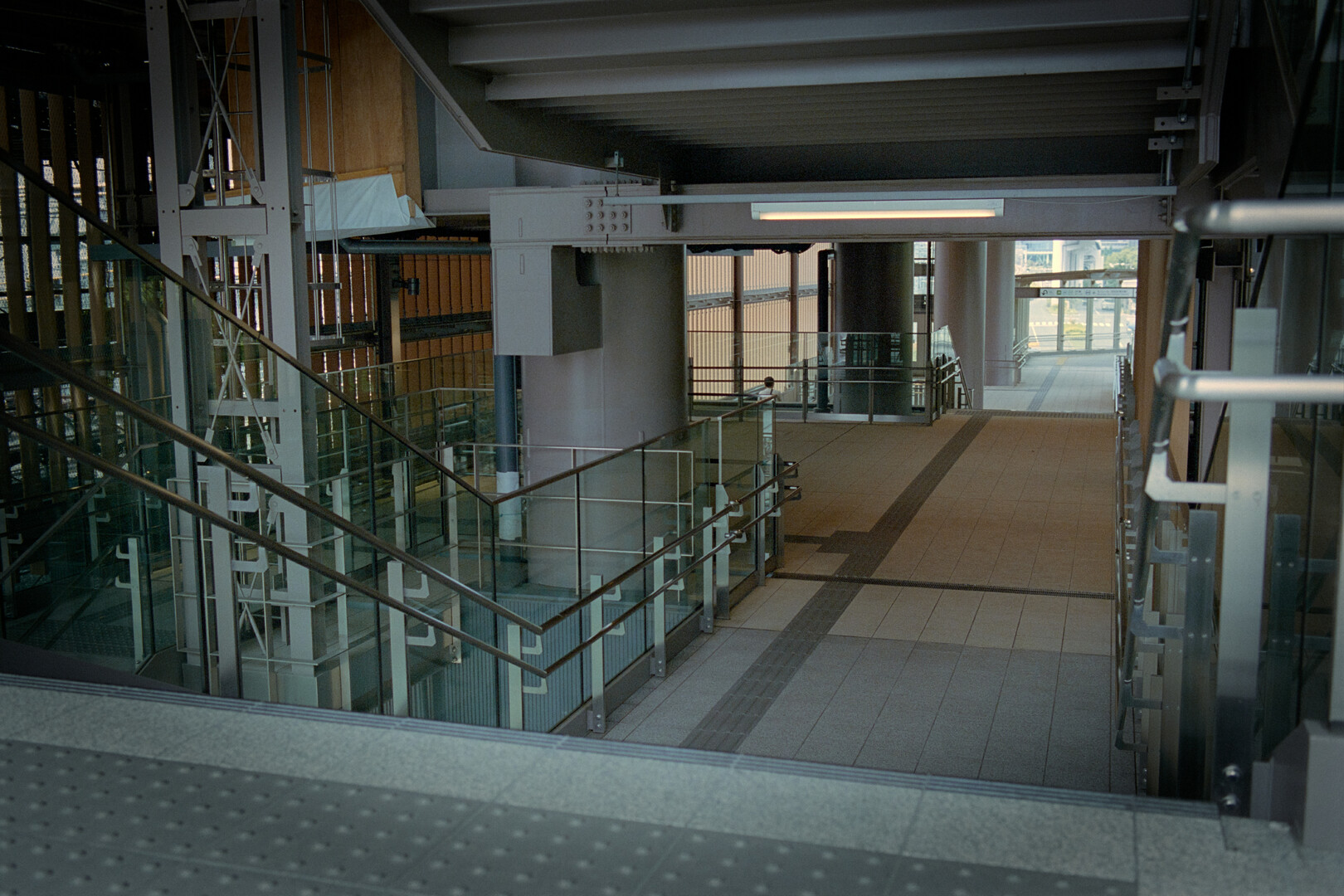 #00736 - 2025/05 - Kodak Portra 400 - Hamamatsucho